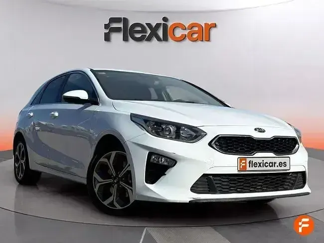 Usado Kia Ceed 136 CV (100 kW) 2021 Blanco Utilitario