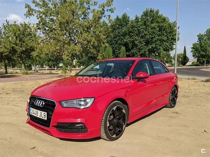 Usado Audi A3 S-Line 110 CV (80 kW) 2016 Rojo Berlina