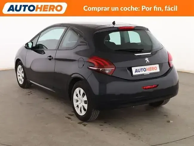Usado Peugeot 208 68 CV (50 kW) 2015 Negro Utilitario