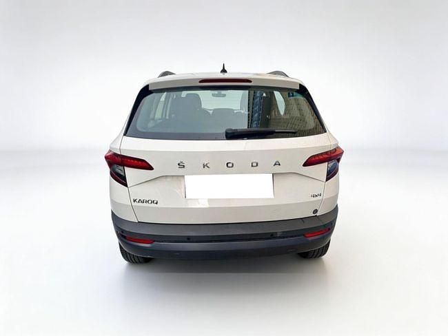 Usado Skoda Karoq Ambition 150 CV (110 kW) 2021 Blanco SUV