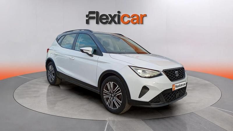 Usado Seat Arona Style 116 CV (85 kW) 2022 Blanco SUV