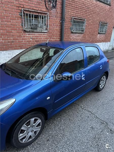 Usado Peugeot 206+ 60 CV (44 kW) 2010 Azul Utilitario
