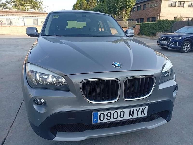 Gris Usado 2013 BMW X1 Comfort Edition SUV | 9700 € (Buen precio) - Imagen 1/4