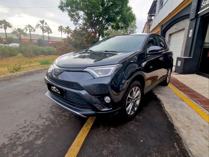 Usado Toyota RAV4 Advance 143 CV (105 kW) 2018 Gris / plata SUV