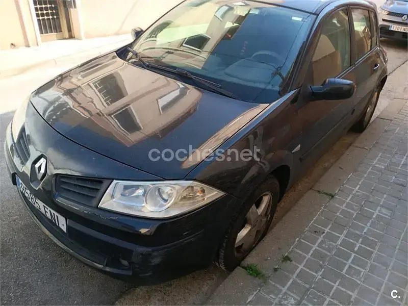 Usado Renault Mégane 100 CV (73 kW) 2007 Negro Berlina