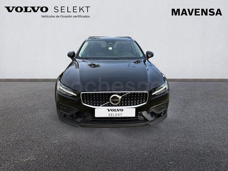 Usado Volvo V60 CC Core 197 CV (144 kW) 2023 Negro Familiar