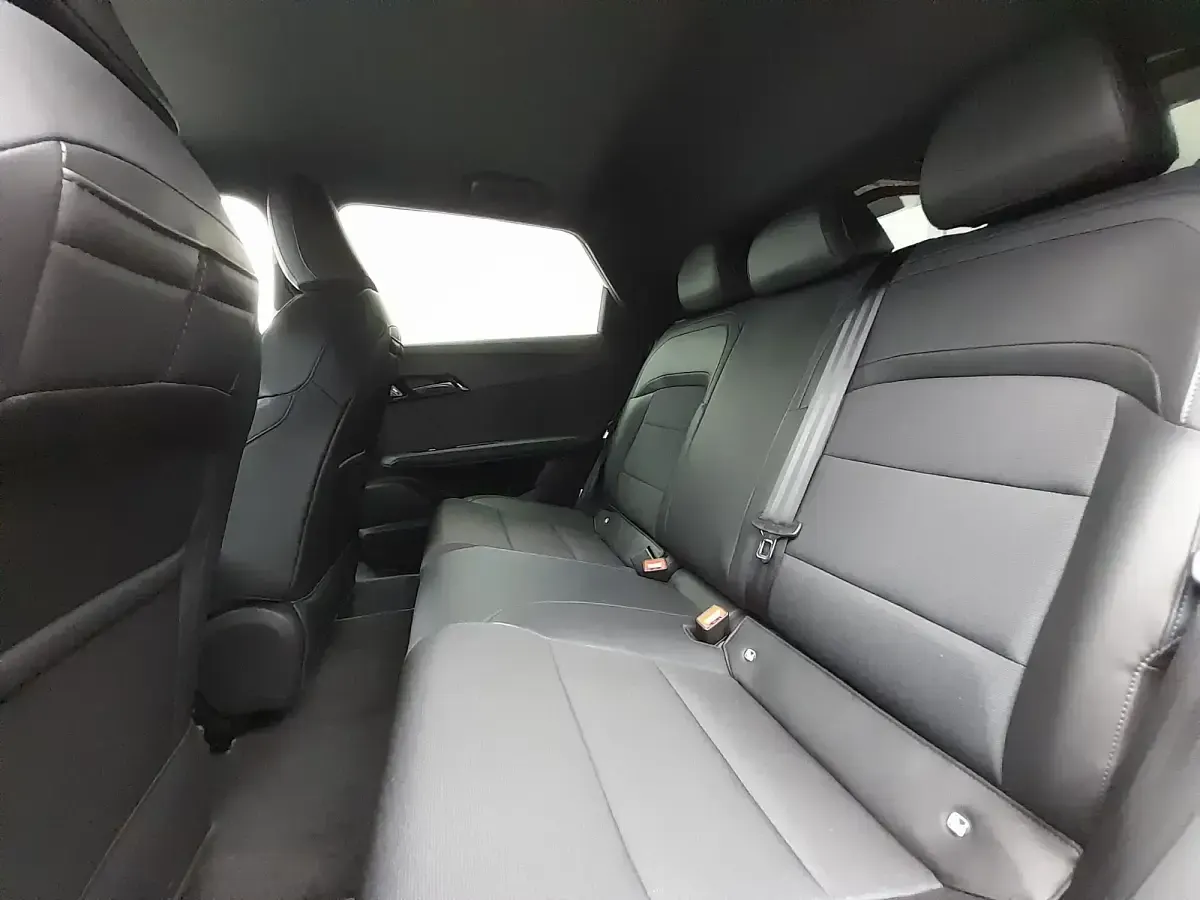 Usado MG MG4 EV Luxury 150 kW (204 CV) 2024 Rojo Utilitario