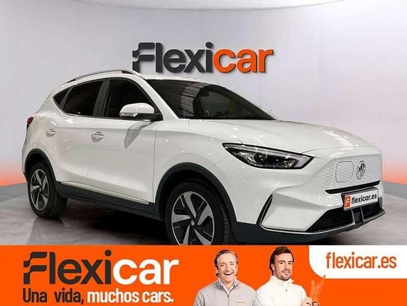 Usado MG ZS Comfort 114 kW (156 CV) 2023 Blanco SUV