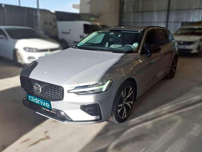 Usado Volvo V60 Core 197 CV (144 kW) 2023 Gris Familiar