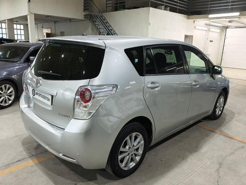 Usado Toyota Verso Live 132 CV (97 kW) 2011 Gris / plata Monovolumen
