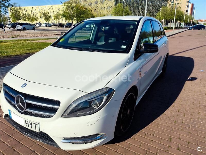 Usado Mercedes B180 109 CV (80 kW) 2014 Blanco Monovolumen