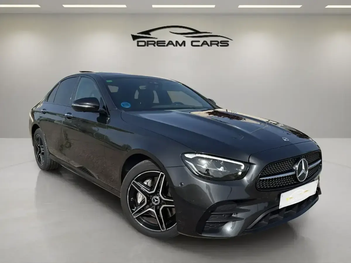 Usado Mercedes E300 306 CV (225 kW) 2022 Gris / plata Berlina