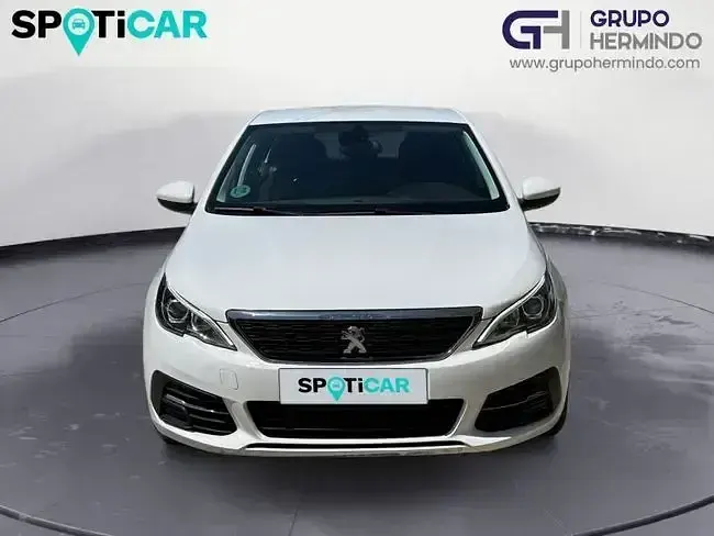 Usado Peugeot 308 Active 100 CV (73 kW) 2020 Blanco Berlina