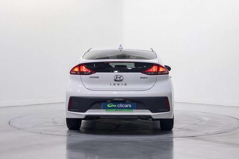 Usado Hyundai Ioniq 141 CV (103 kW) 2019 Blanco Utilitario