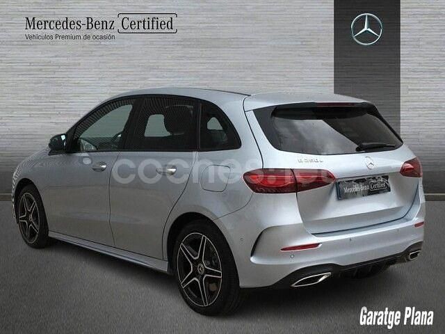 Usado Mercedes B250e 218 CV (160 kW) 2025 Gris / plata Monovolumen