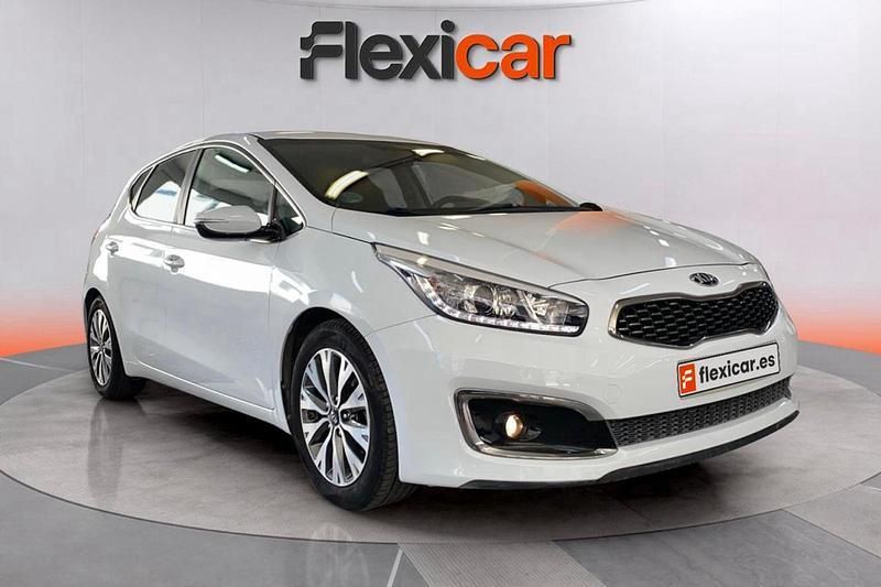 Blanco Usado 2018 Kia Ceed Plus Berlina | 10.590 € (Super precio) - Imagen 1/4