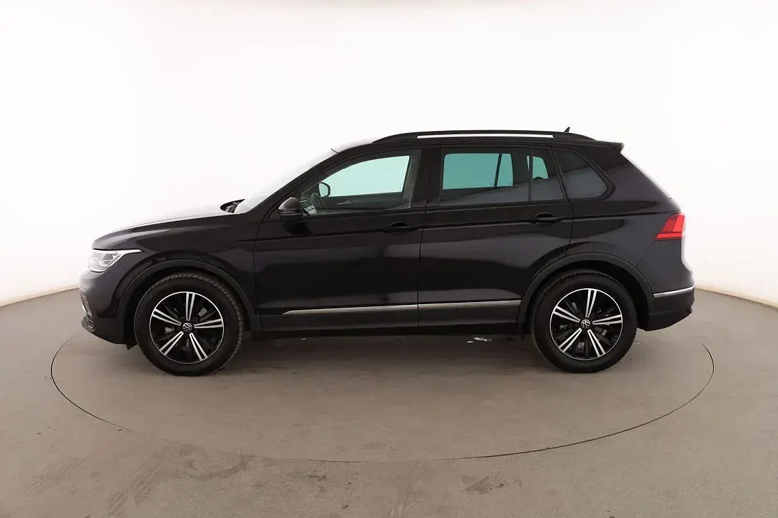 Usado VW Tiguan Life 150 CV (110 kW) 2021 Negro SUV