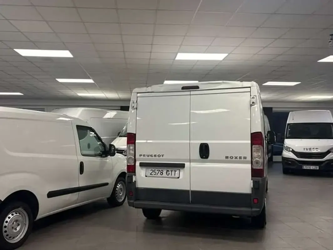 Usado Peugeot Boxer 120 CV (88 kW) 2010 Blanco Van