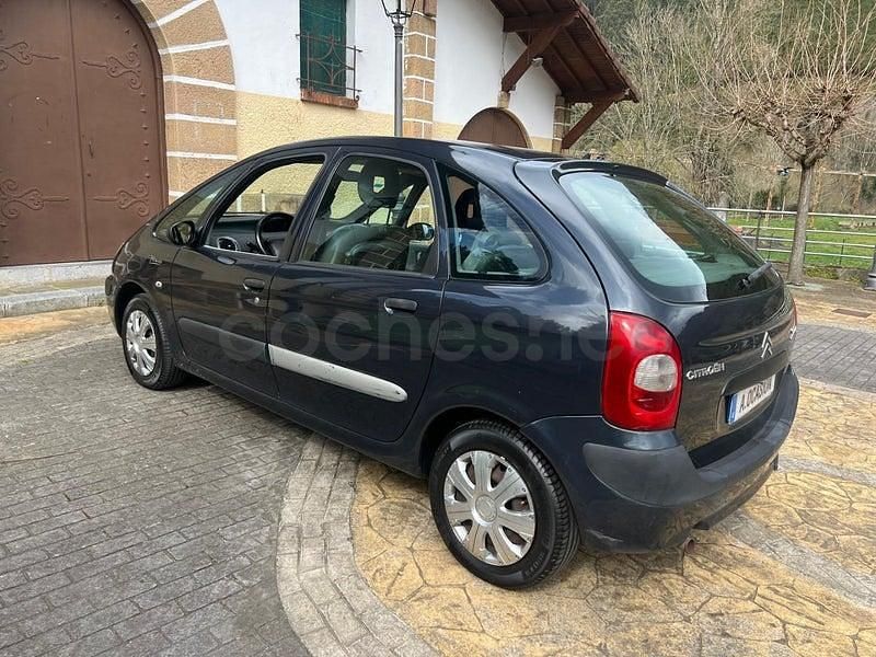 Usado Citroën Xsara Picasso 110 CV (80 kW) 2007 Negro Monovolumen