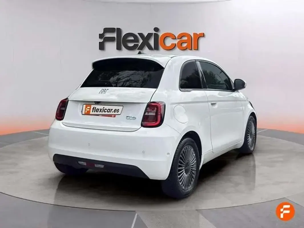 Usado Fiat 500e Icon 86 kW (118 CV) 2021 Gris Berlina