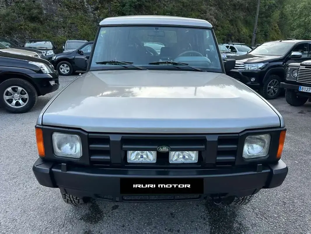 Usado Land Rover Discovery Basis 112 CV (82 kW) 1990 Gris SUV