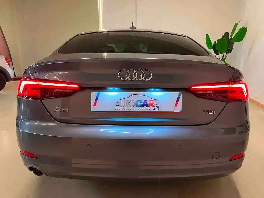 Usado Audi A5 Sportback Ambiente 150 CV (110 kW) 2017 Gris Utilitario