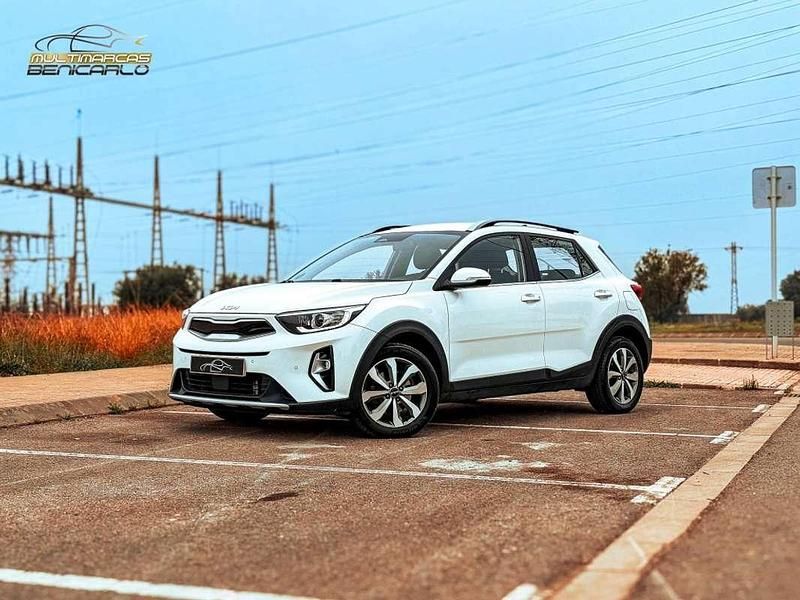 Usado Kia Stonic 101 CV (74 kW) 2022 Blanco SUV
