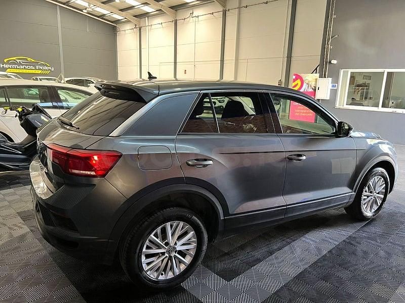 Usado VW T-Roc Advance 115 CV (84 kW) 2020 Gris / plata SUV