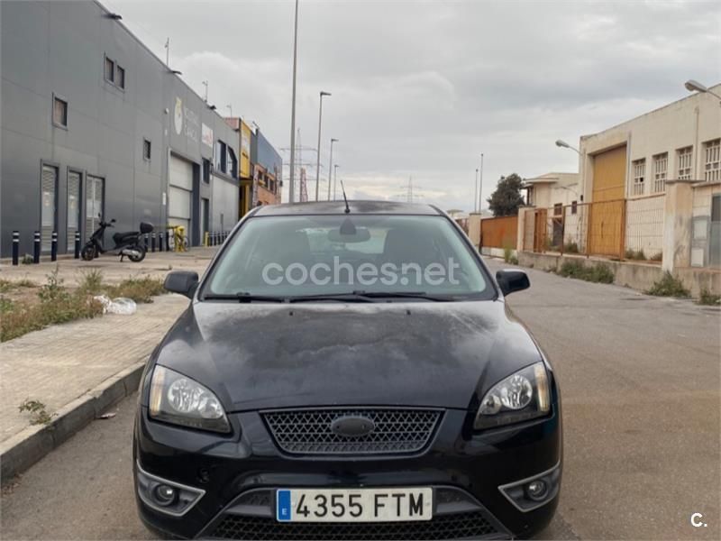 Negro Usado 2007 Ford Focus S Berlina | 2390 € (Buen precio) - Imagen 1/4