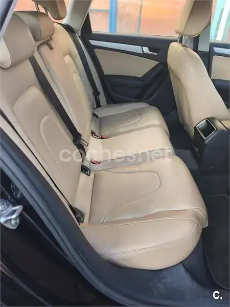 Usado Audi A4 143 CV (105 kW) 2010 Negro Familiar