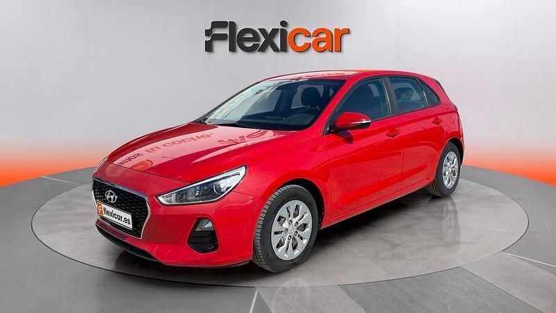 Käytetty Hyundai i30 120 HP (88 kW) 2018 Punainen Sedan