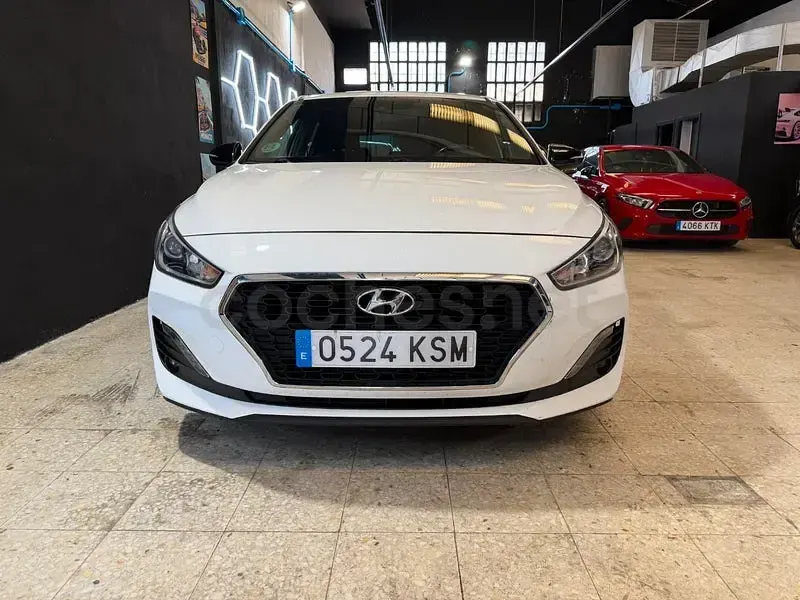Usado Hyundai i30 GO! 116 CV (85 kW) 2018 Blanco Berlina