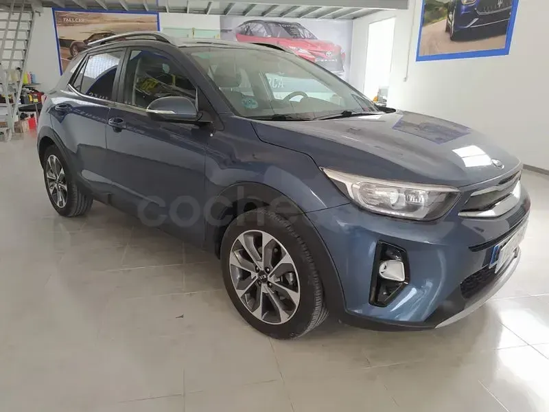 Usado Kia Stonic 100 CV (73 kW) 2019 Azul SUV
