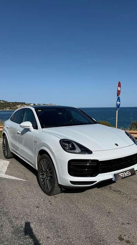 Blanco Usado 2021 Porsche Cayenne Turbo S SUV | 98.000 € - Imagen 1/4