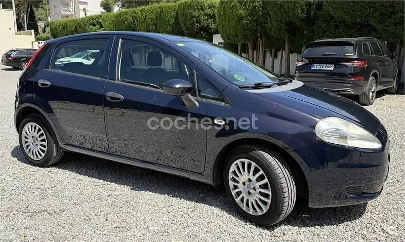 Usado Fiat Grande Punto Dynamic 77 CV (56 kW) 2009 Azul Utilitario