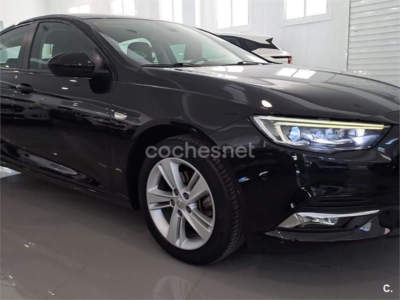 Usado Opel Insignia Business 136 CV (100 kW) 2017 Negro Berlina