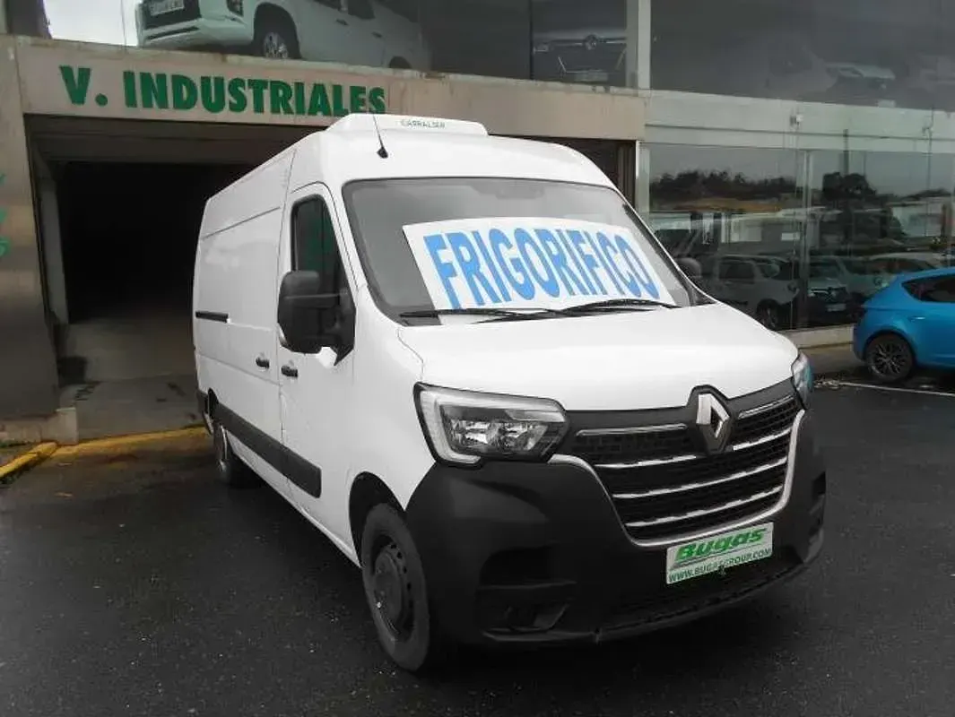 Usado Renault Master 135 CV (99 kW) 2022 Blanco Monovolumen