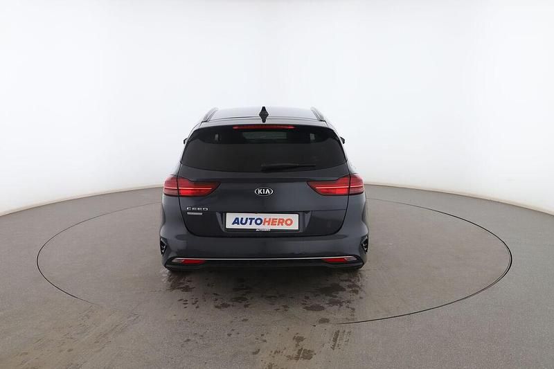 Usado Kia Ceed 120 CV (88 kW) 2019 Gris Utilitario