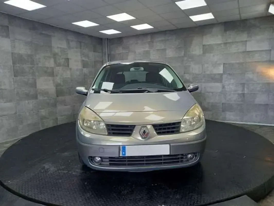 Usado Renault Scénic II Expression 101 CV (74 kW) 2004 Beige Monovolumen