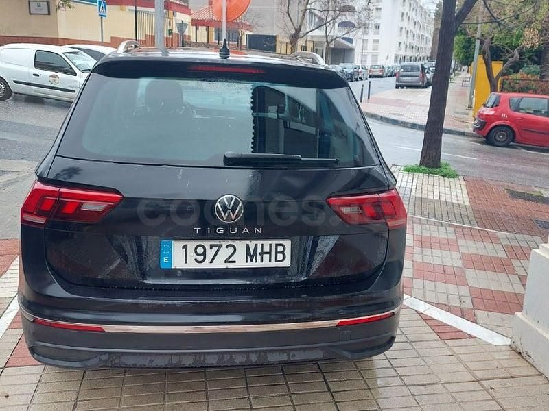 Usado VW Tiguan Life 150 CV (110 kW) 2023 Negro SUV