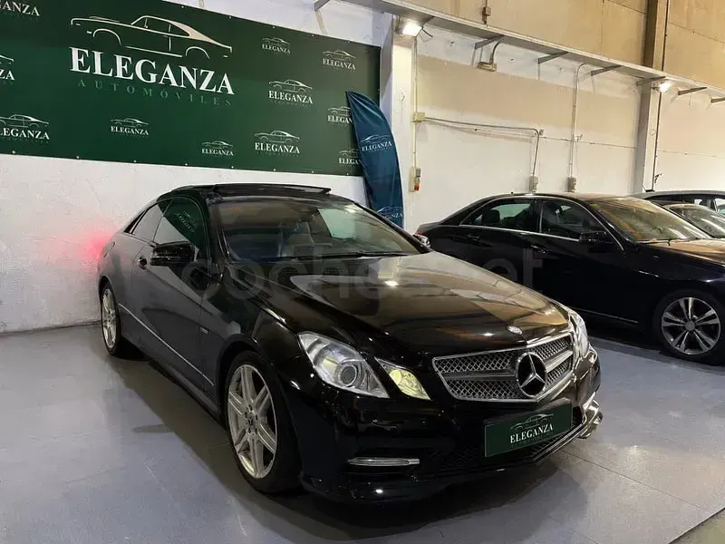 Usado Mercedes E220 170 CV (125 kW) 2012 Negro Coupe
