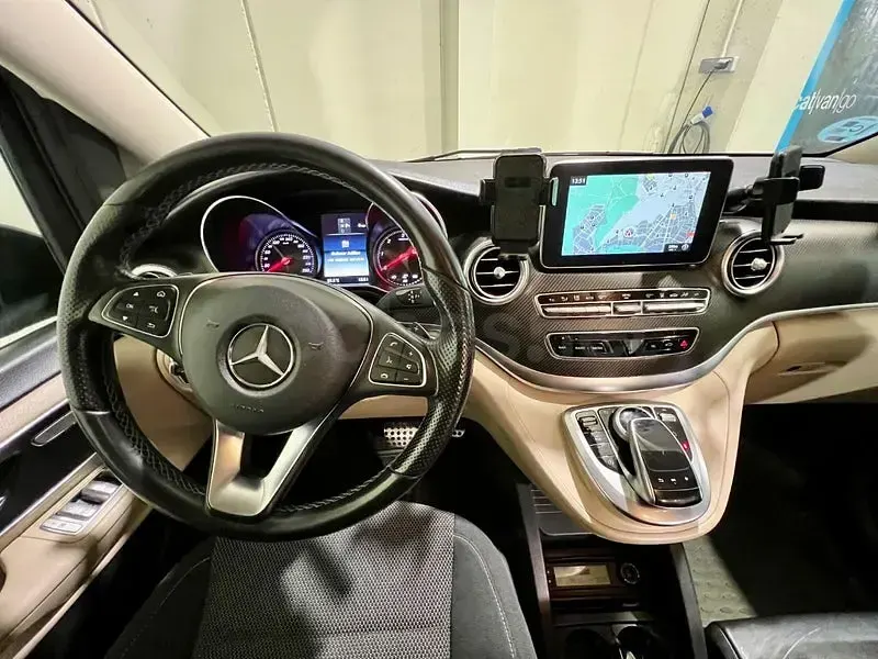 Usado Mercedes V250 Marco Polo 204 CV (150 kW) 2018 Gris / plata Monovolumen