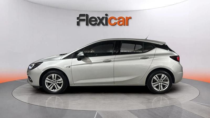 Usado Opel Astra 110 CV (80 kW) 2020 Gris Berlina