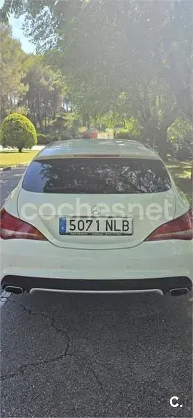 Usado Mercedes CLA200 Shooting Brake AMG line 136 CV (100 kW) 2016 Blanco Familiar