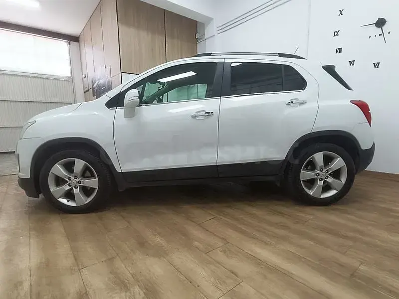 Usado Chevrolet Trax LT 115 CV (84 kW) 2013 Blanco SUV