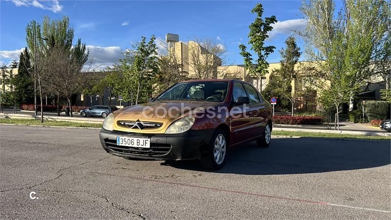 Usado Citroën Xsara 90 CV (66 kW) 2001 Rojo Berlina