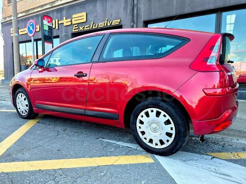 Usado Citroën C4 90 CV (66 kW) 2005 Granate Berlina