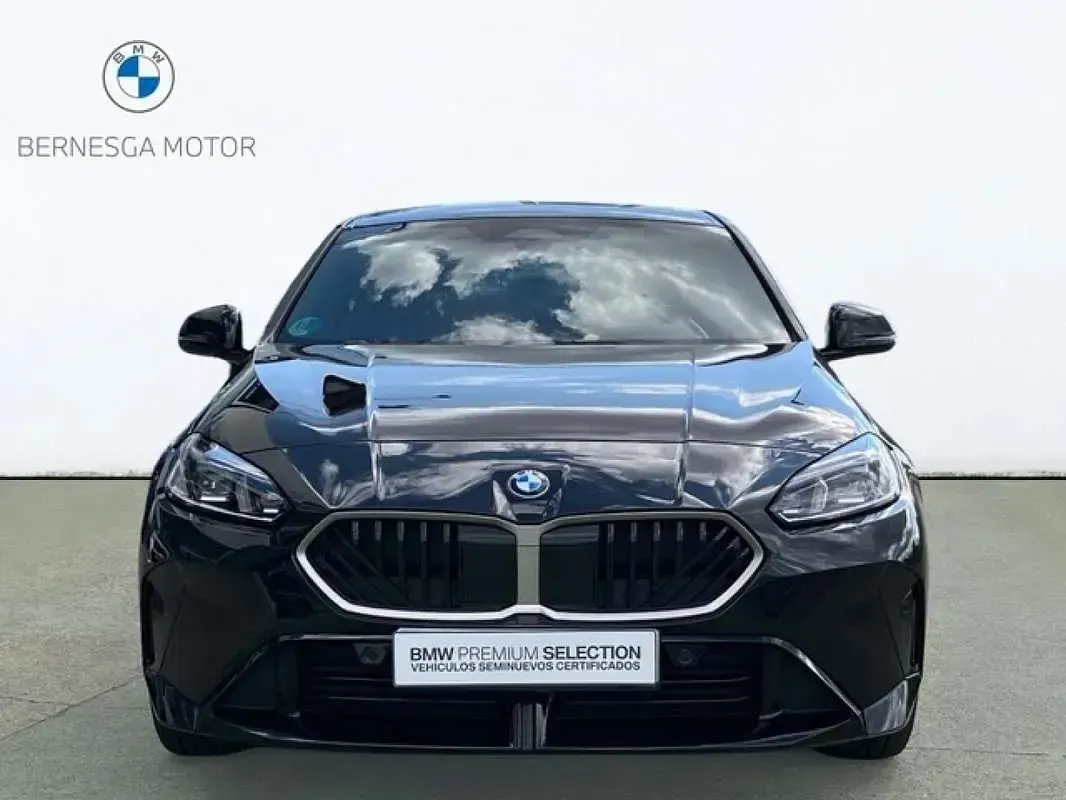 Usado BMW 120 Comfort Edition 163 CV (119 kW) 2025 Negro Utilitario