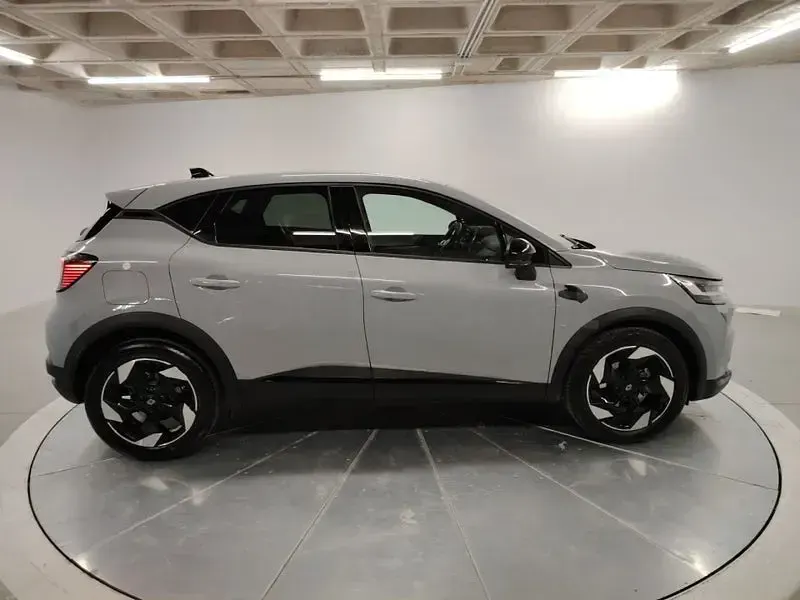 Usado Renault Captur Techno 90 CV (66 kW) 2024 Gris / plata SUV