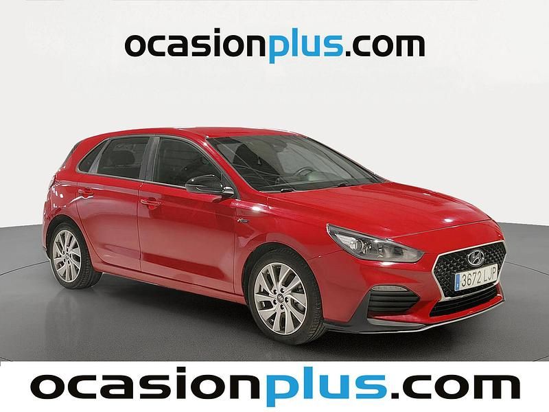 Usado Hyundai i30 N Line 120 CV (88 kW) 2020 Rojo